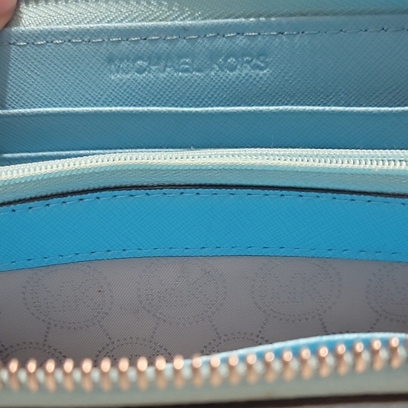 Michael Kors Blue Wallet with Zip Closure and Saffiano Leather - Picture 11 of 11